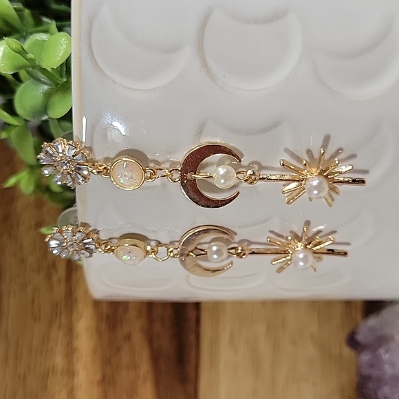 Ear Envy Jewelry - 🔥LAST PAIR🔥 Celestial Holiday MCM Dangle Earrings